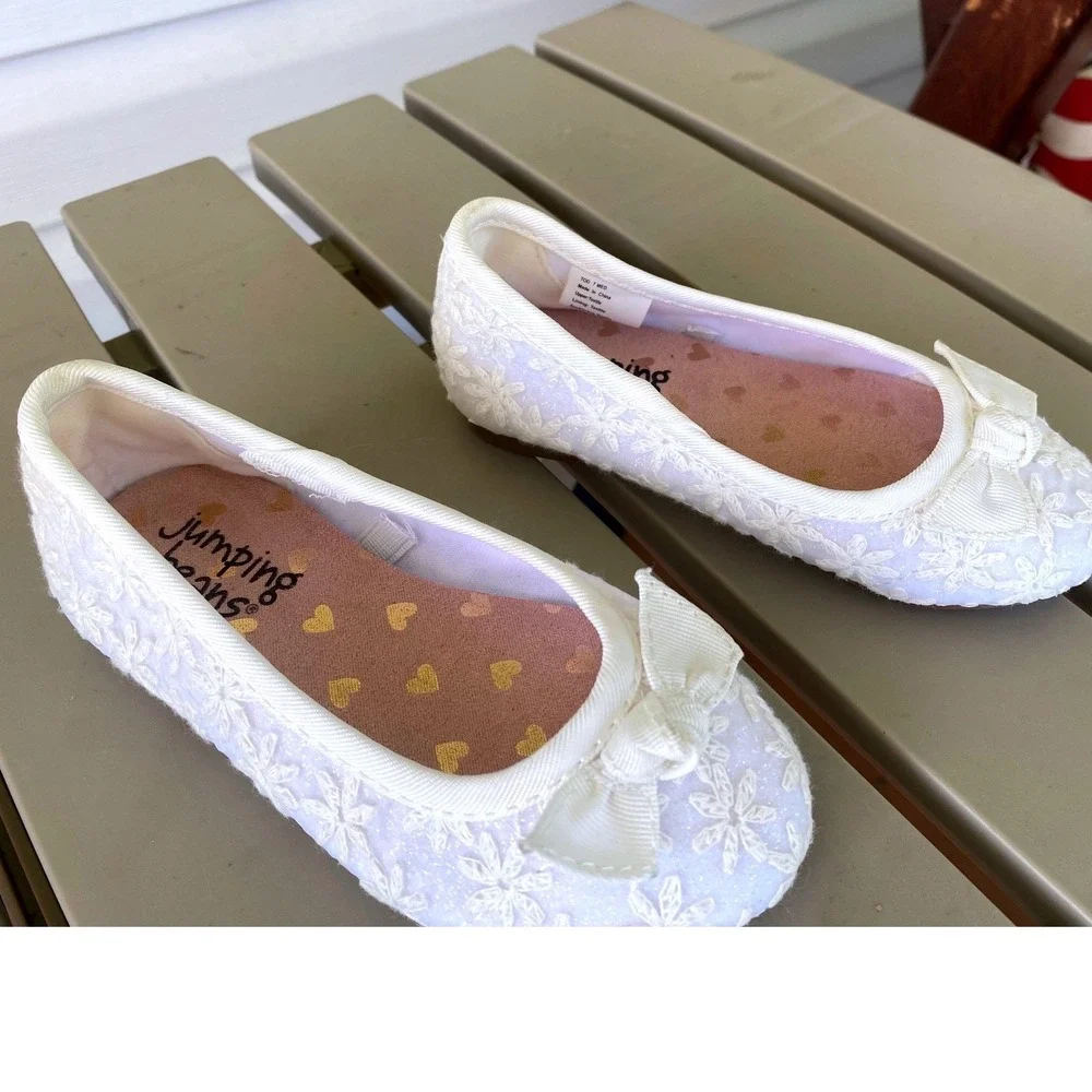 Jumping Beans White Floral Ballet Flats with Bow Accent - Size 7 Toddler‎